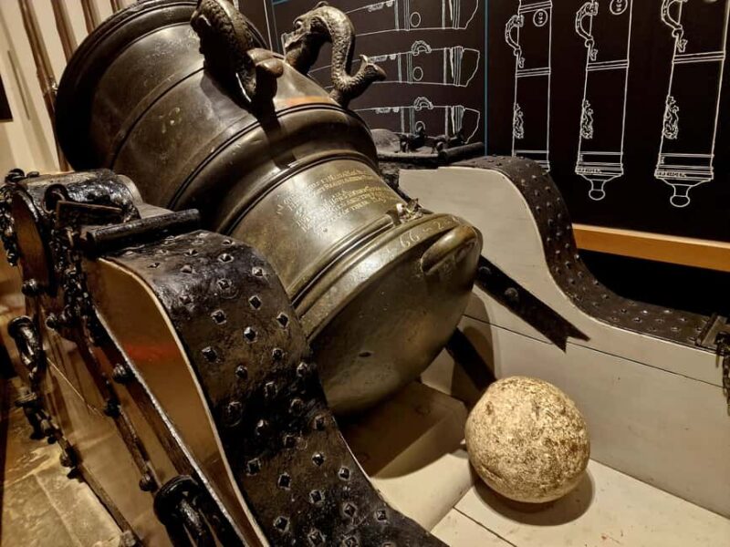 Easy Access Tower of London Royal Secrets & Scandals Tour - Secrets, Scandals, and Royal Intrigue