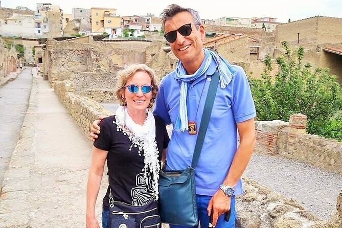 Easy Hercunaleum - Private tour (skip-the-line) - Logistics: Meeting Point and Accessibility