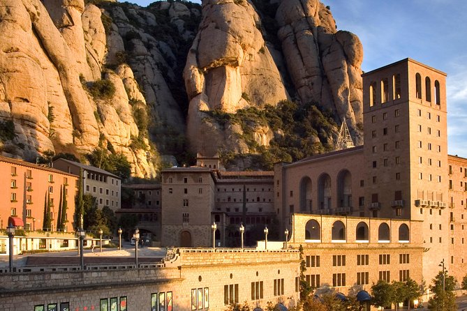 Easy Montserrat. Half-Day Trip from Barcelona - The Guided Tour Experience at Abadia de Montserrat