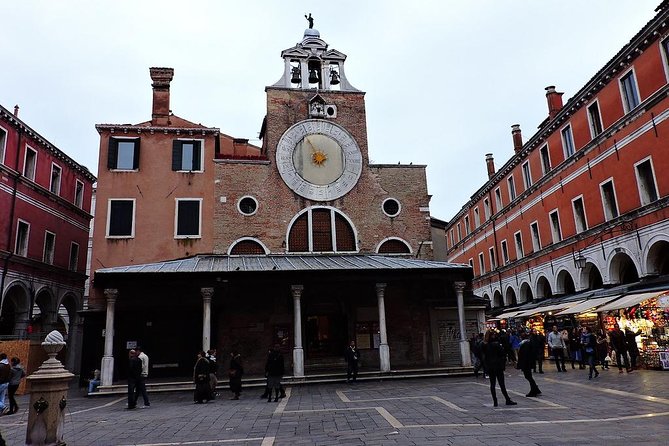 Eat, drink and repeat: Wine and Food tasting tour in Venice - Welcome to Venice’s Gastronomic Heart at Campo San Giacomo di Rialto