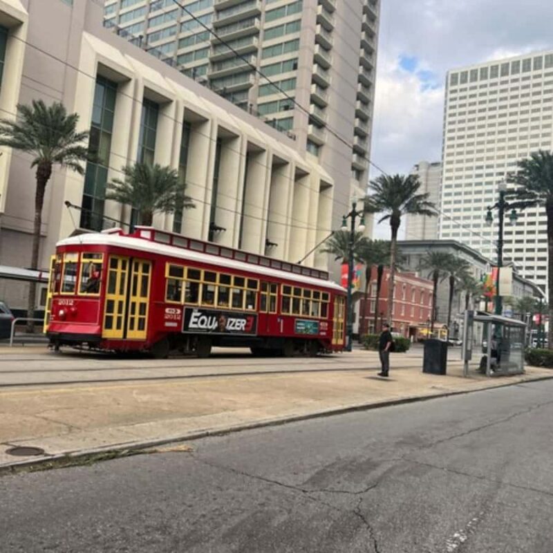 Eat, Drink, and "Vue" New Orleans! - Discovering the Sazerac House and Its Mini Mixology Demos