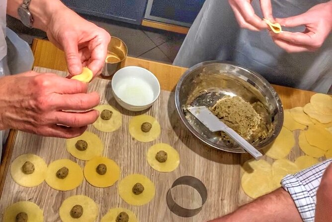 Eat like a local - The Menu: From Welcome Drinks to Dessert