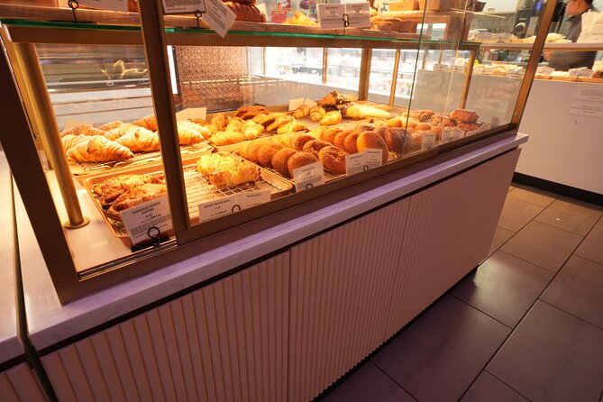 Eat Like a Local: Downtown DC Food Tour with 4 Tastings - Savoring Sweet Treats at a Downtown Food Hall