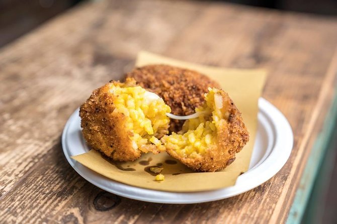 Eat Your Way Through Rome: Street Food Tour in the Old City - Coffee at a Historic Rome Café: Ending on a High Note