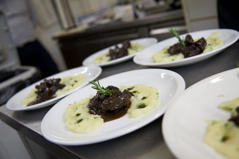 Eating Florence: The Other Side Food Tour - Engaging Food Tastings in Oltrarno’s Historic Streets