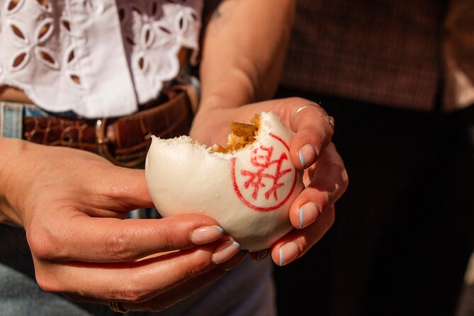 Eating London: Twilight Soho VIP Food & Drinks Tour - The Atmosphere and Small-Group Vibe