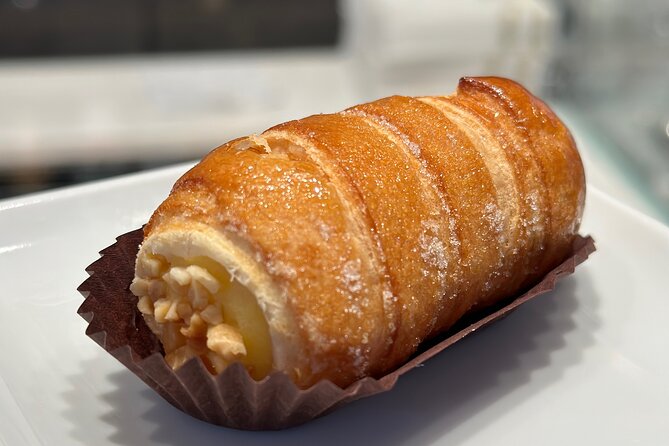 Eating Milan Street Food Tour with Guided Tasting and Sightseeing - Sampling Local Street Food and Traditional Specialties