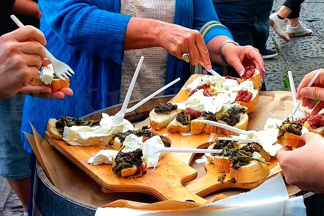 Eating Naples Street Food Tour with Guided Tasting and Sightseeing - Exploring Via San Gregorio Armeno’s Artisan Craftsmanship