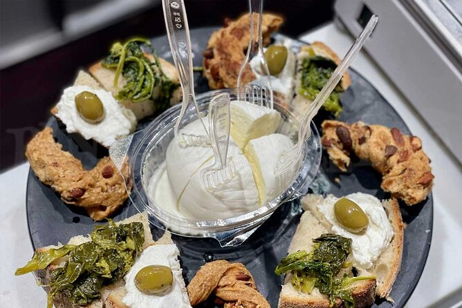 Eating Naples Street Food Tour with Guided Tasting and Sightseeing - Visiting the Santa Chiara Complex