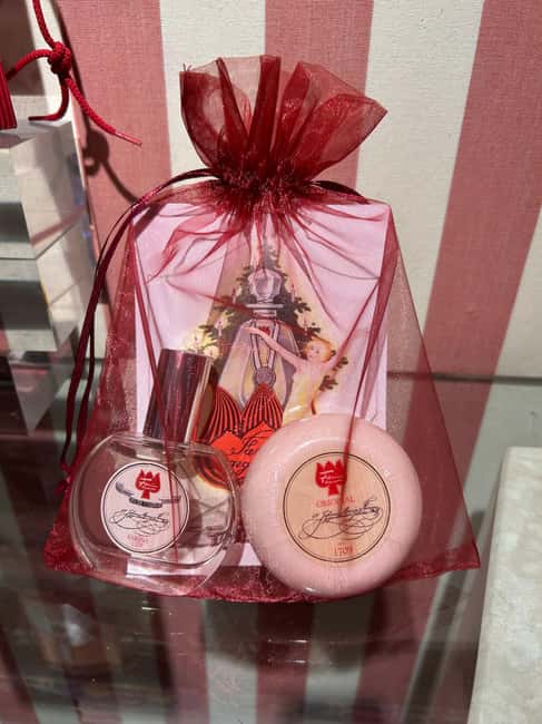 Eau de Cologne: a walking tour about Cologne's fragrance - Engaging Guide and Tour Experience