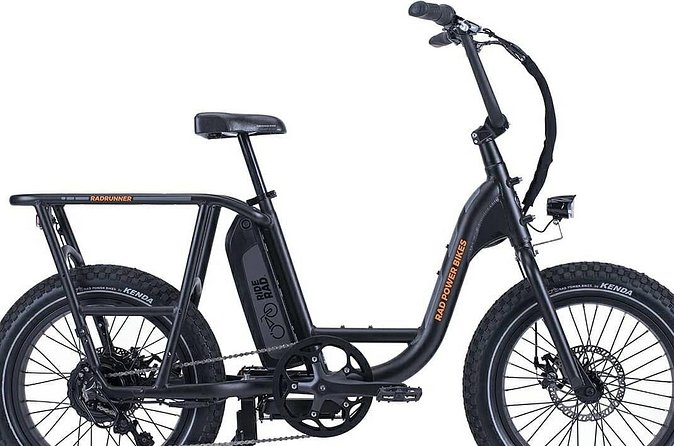 eBike Rental Ride Electric in Niagara-on-the-Lake and Explore - Safety and Convenience with Helmets and Locks