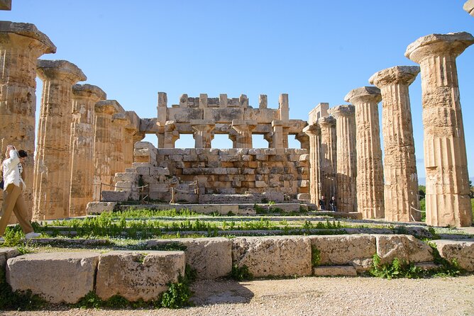 Ebike tour, Selinunte - The Practical Aspects of the Tour: Logistics and Group Size