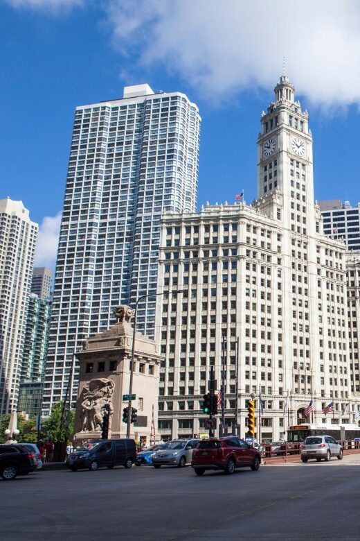Echoes of Elegance: Chicago Private Architecture Tour - In-Depth Look at Chicago’s Iconic Buildings