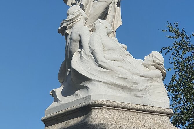 Eclectic Belfast City Center Walking Tour / Experience. - The Waterfront Hall and the Beacon of Hope