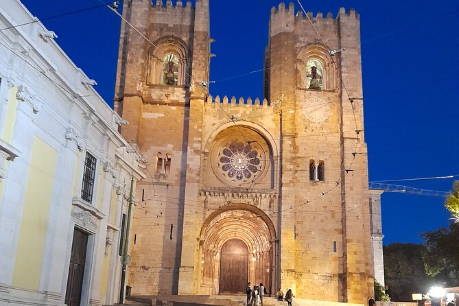 Eco Tuk Tour up to 6 people - Learning at Panteao Nacional