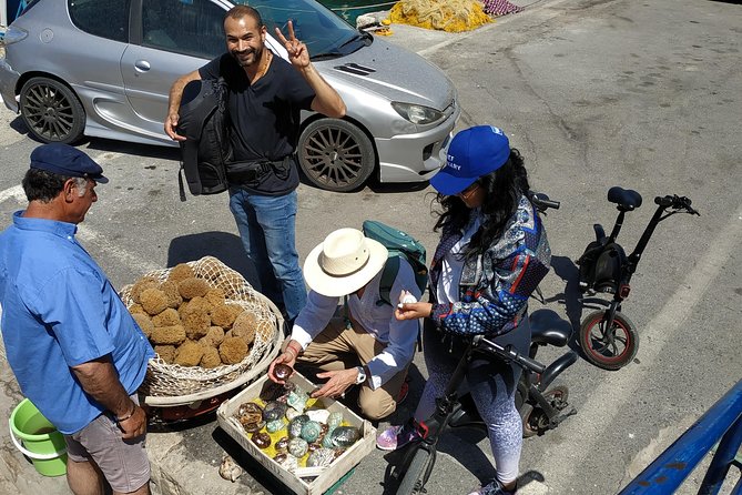 Ecobike tour in historic Heraklion - Kornarou Square and the Old Market