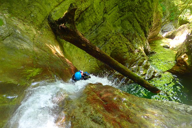 Ecouges sensational canyoning in the Vercors (Grenoble / Lyon) - The Physical Challenge and Accessibility of the Tour