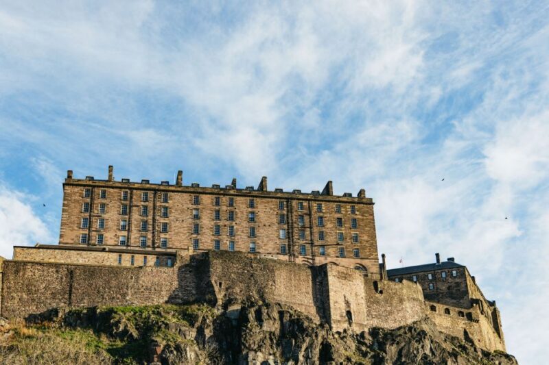 Edinburgh: 3-Hour Guided Walking Tour - Visiting Edinburgh Castle from Outside