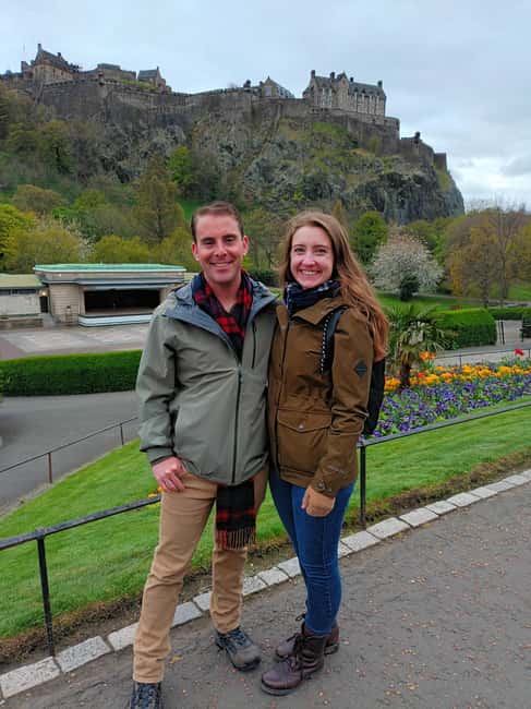 Edinburgh: 3 Hr City Highlights Private Guided Walking Tour - The guide’s storytelling style and local expertise