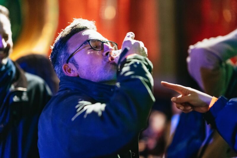 Edinburgh: 7 Bar Pub Crawl with 7 Shots & Discounts - Meeting and Ending Point Logistics