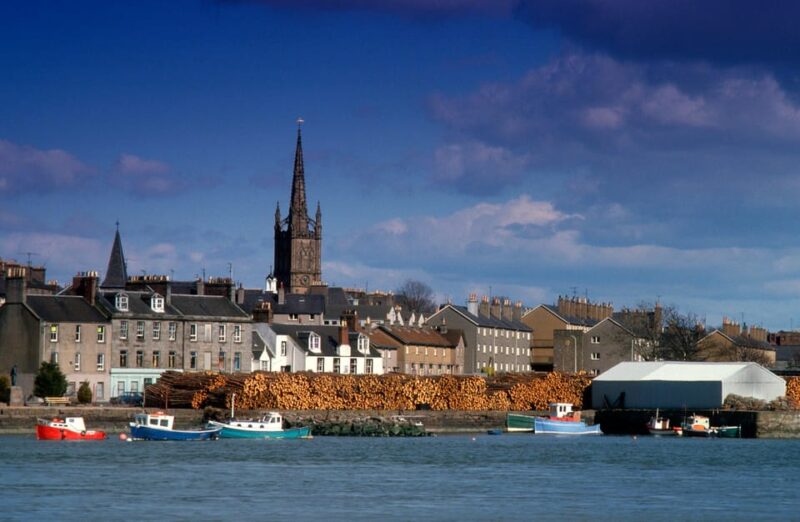 Edinburgh: Aberdeenshire, Balmoral Castle & Northeast Coast - Discovering the V&A Museum in Dundee (Optional)