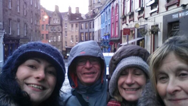 Edinburgh: Book a Local Friend - Discover Unique Neighborhoods and Major Attractions