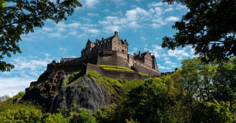 Edinburgh: Capture the most Photogenic Spots with a Local - Capture Edinburgh’s Best Photos with a Local Guide