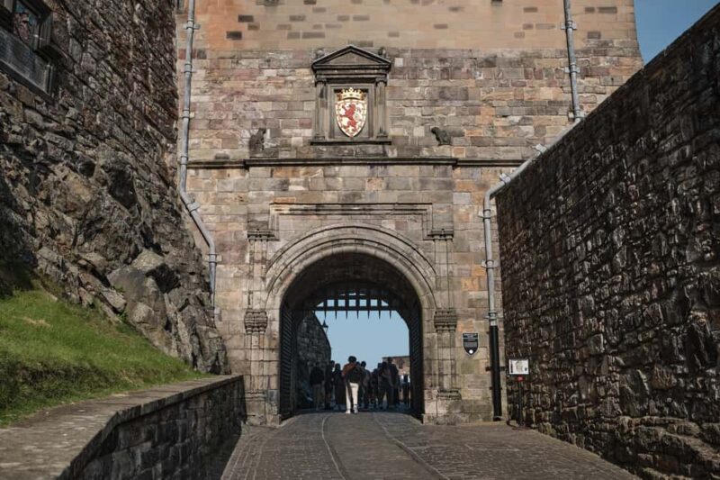 Edinburgh: Castle Guided Tour & Holyrood Palace Ticket - The Value and Experience of the Tour