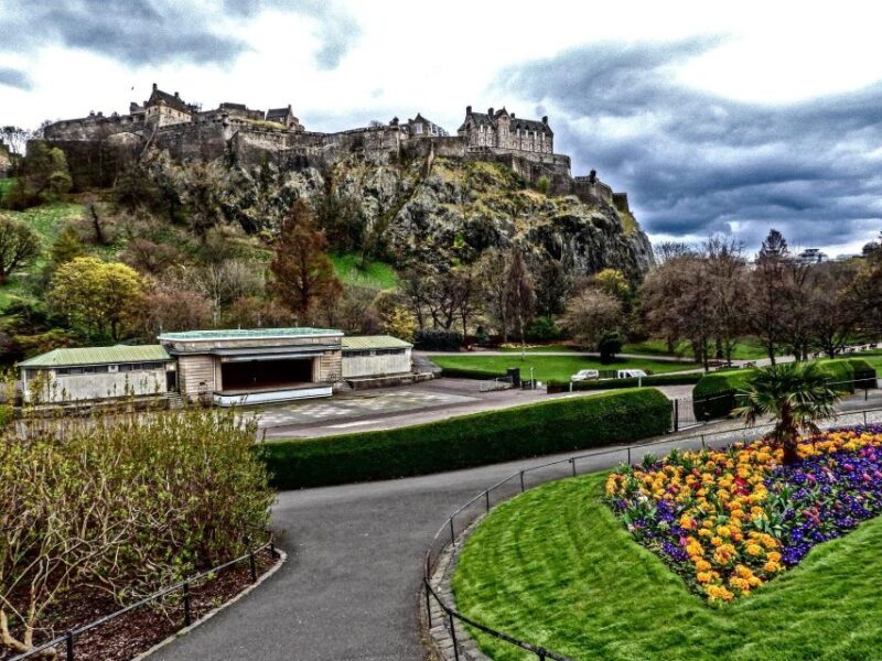 Edinburgh Castle: Guided Tour with Tickets Included - Inside Edinburgh Castle: What Youll See and Hear