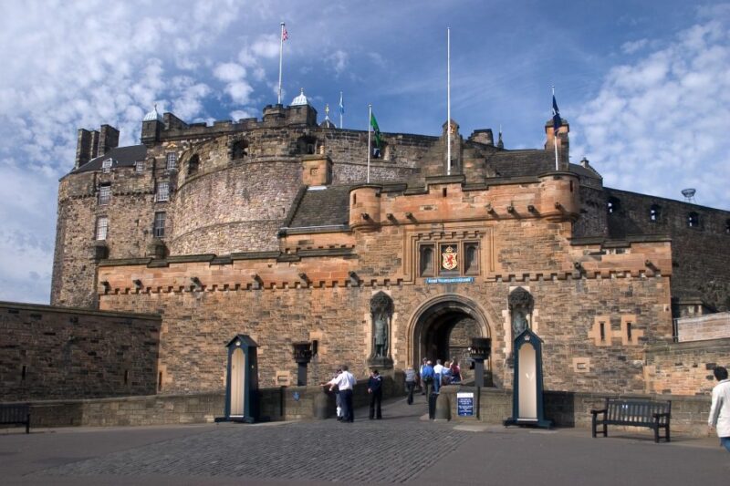 Edinburgh Castle: Guided Walking Tour with Entry Ticket - Edinburgh Castle: Entrance and Guided Tour Inclusion