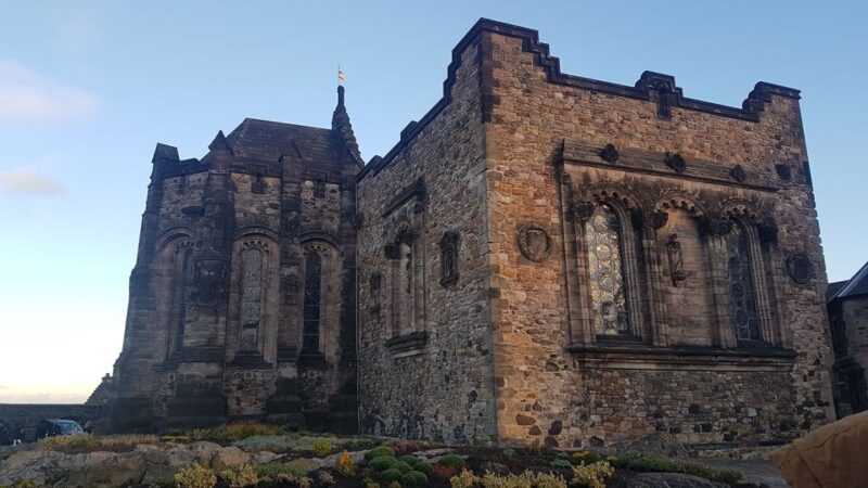 Edinburgh Castle: Guided Walking Tour with Entry Ticket - Pacing, Group Size, and Accessibility Considerations