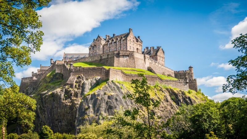 Edinburgh Castle: Highlights Tour with Tickets, Map & Guide - Physical Requirements and Accessibility