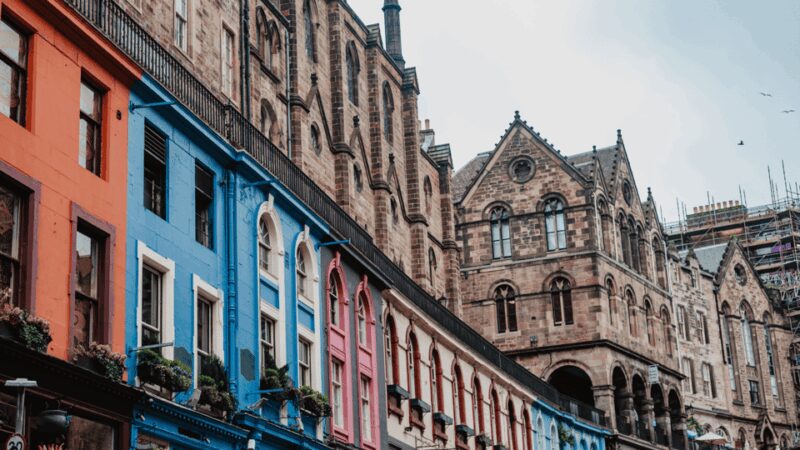 Edinburgh: Castle & Old Town Tour with Tickets, Map, & Guide - Explore Edinburghs Historic Old Town and Iconic Castle in Just 3 Hours