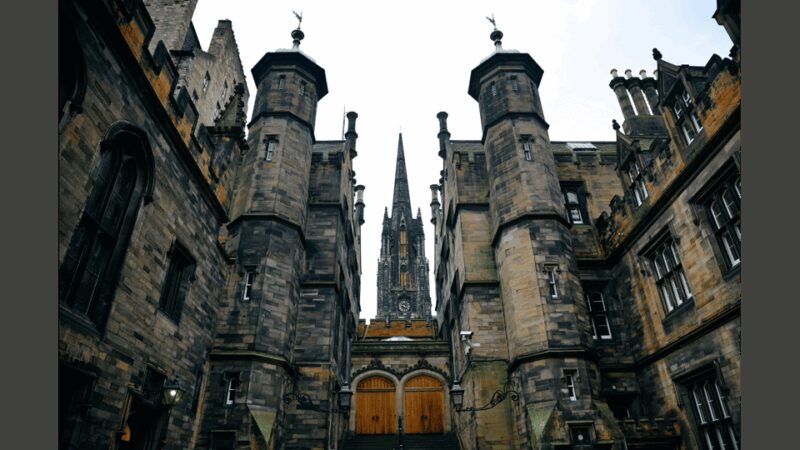 Edinburgh: Castle & Old Town Tour with Tickets, Map, & Guide - Break Time on the Historic Royal Mile