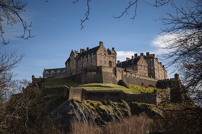 Edinburgh Castle & Royal Mile Walking Tour - Ticket Included - Visiting the Writers Museum and Literary Landmarks