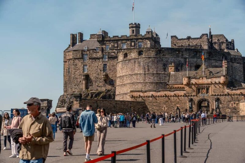 Edinburgh Castle Tickets & Tour - Scottish Guide In a Kilt - The Unique Appeal of a Guide in a Traditional Kilt
