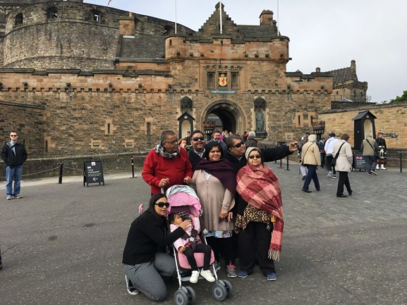 Edinburgh: Child-Friendly Tour with a Local Friend - Discover Edinburgh with a Child-Friendly Tour and a Local Guide