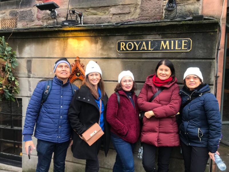 Edinburgh: Child-Friendly Tour with a Local Friend - Meeting Your Local Guide and Their Passion for Edinburgh