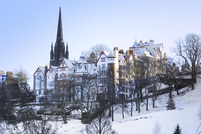 Edinburgh Christmas Tour, Highlights & Hidden Gems with a Local - Enjoying Ice Skating in Princes Street Gardens and St. Andrews Square