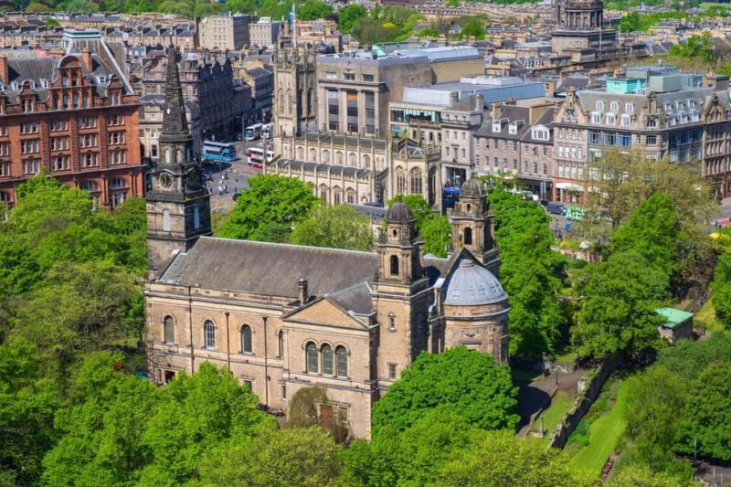 Edinburgh Churches Tour, St Giles Catthedral, St Mary's - The Guide’s Approach and Language Options