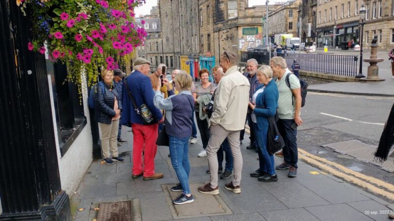 Edinburgh: City Highlights Private Guided Walking Tour - Exploring Edinburgh Castle and the Royal Mile