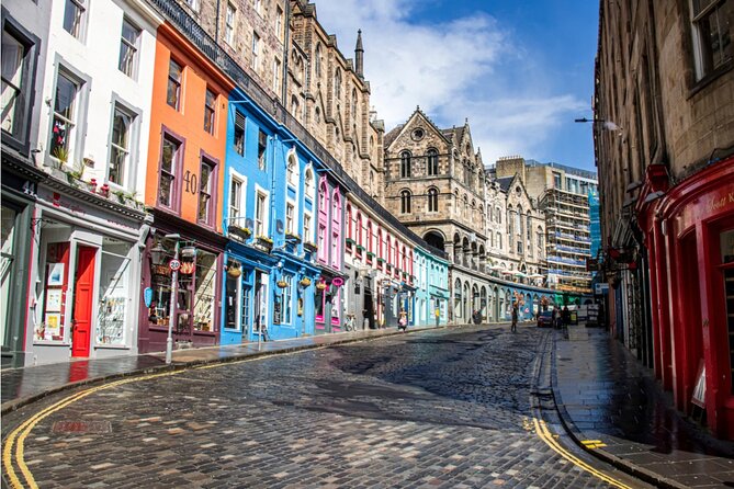 Edinburgh City of Wizards Exploration Game and Tour - Starting Point at Edinburgh City Chambers