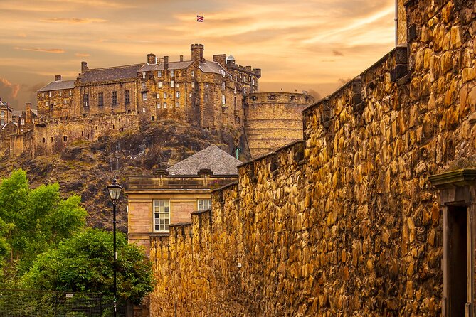 Edinburgh Cityscape Photography Tour - The Review Highlights the Guide’s Knowledge and Friendliness