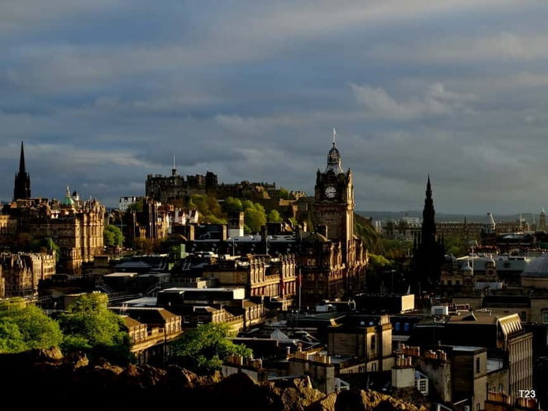 Edinburgh: Dark History Royal Mile Walking Tour - From the Meeting Point to the End of the Tour at St. Giles Cathedral