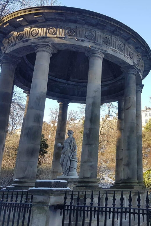 Edinburgh: Dean Village and Circus Lane Walking Tour - Key Points