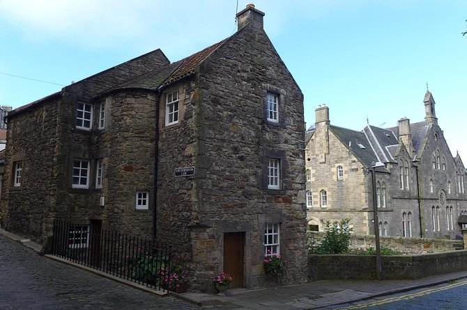 Edinburgh: Dean Village Circus Lane Walking Tour with a Local - Key Points