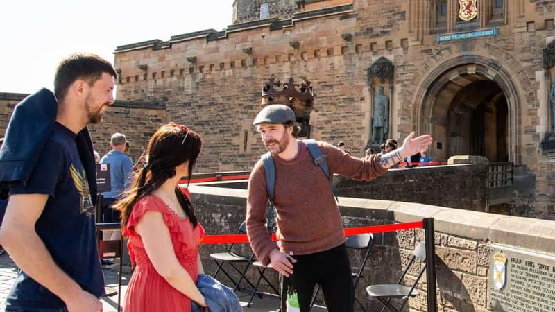 Edinburgh: Edinburgh Castle Guided History Tour with Tickets - The Role of the Guides and Storytelling Style
