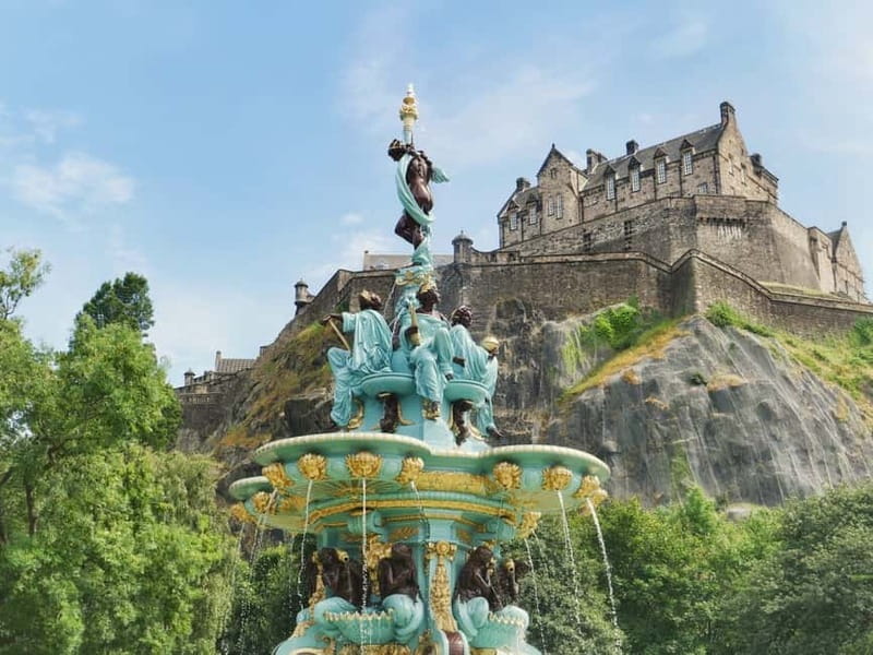 Edinburgh: Edinburgh Castle Guided History Tour with Tickets - Pacing, Length, and Crowd Management