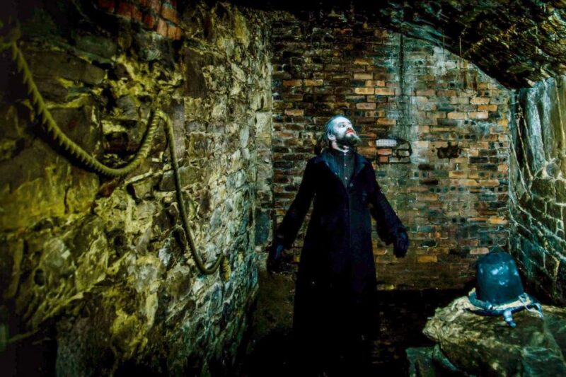 Edinburgh: Evening Underground Ghost Tour - Exploring Edinburgh’s Vaults Beneath the Streets
