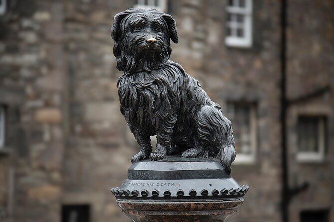 Edinburgh Full Day Walking Tour with Castle Included -Small Group - Meeting Edinburgh’s Loyal Dog at Greyfriars